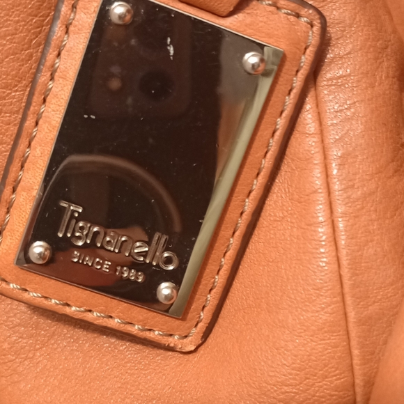 Woman's tignanello brand purse used twice - Picture 3 of 10
